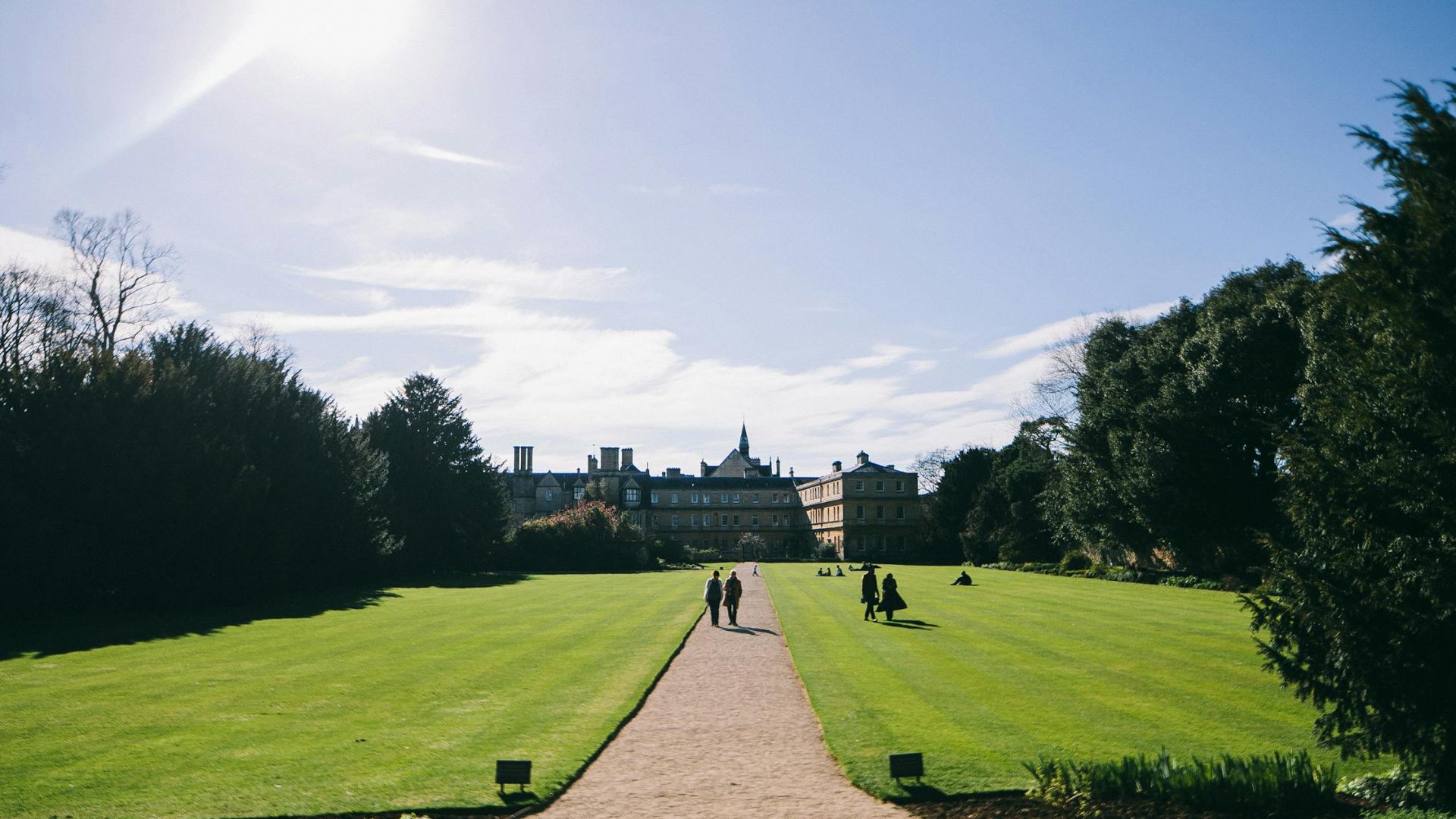 Exploring Oxford University_s Rich Tapestry of Colleges