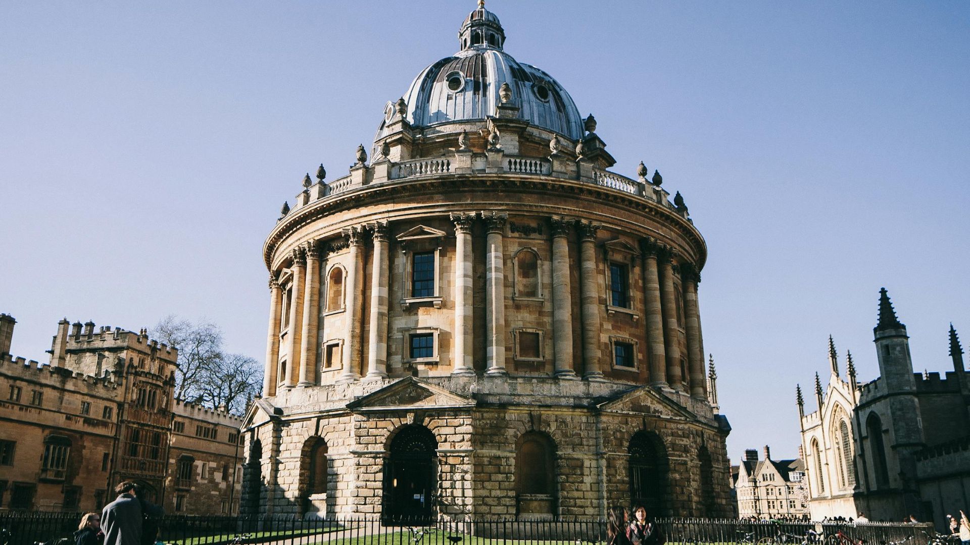 Exploring the History and Significance of Oxford_s Most Iconic Landmark